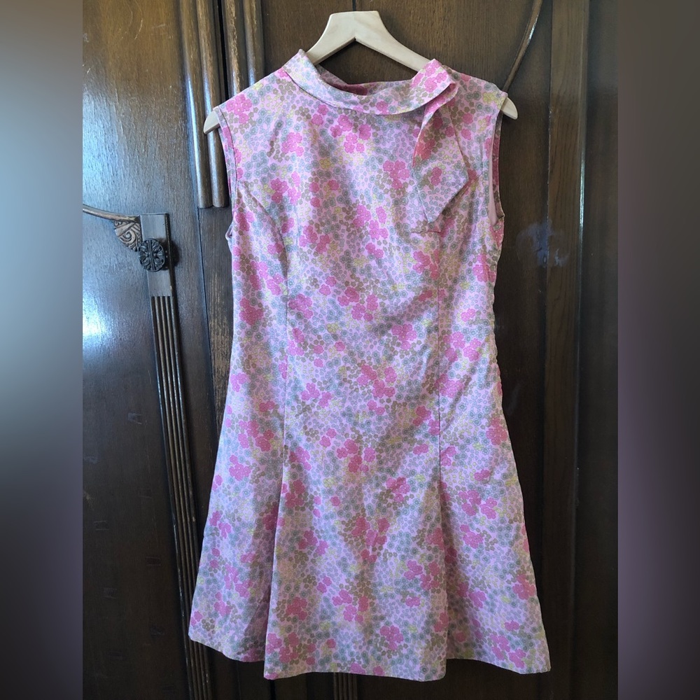 Vintage 60’s pink floral minidress no tags portrait neckline